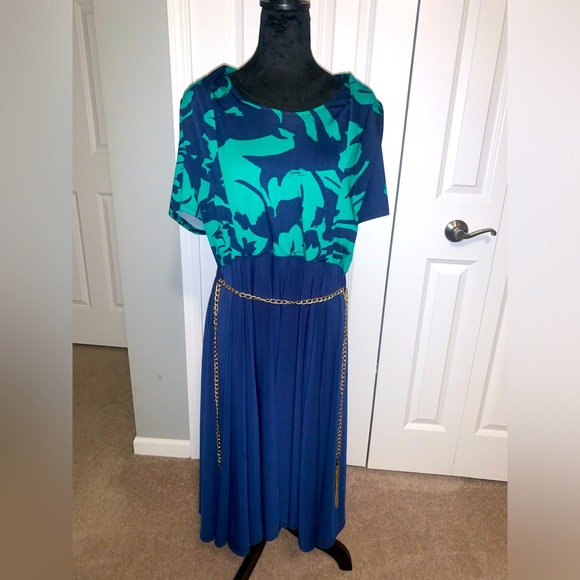 Nina Piu Midi w/Gold chain belt - Picture 1 of 4